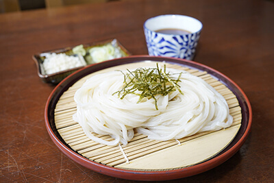 もっちりもちもち冷たい百年饂飩